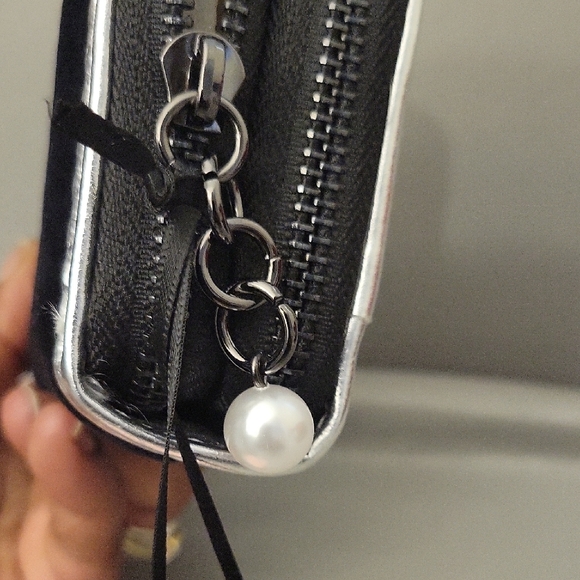 Juicy Couture Black Wallet with Silver Trim - Picture 5 of 5